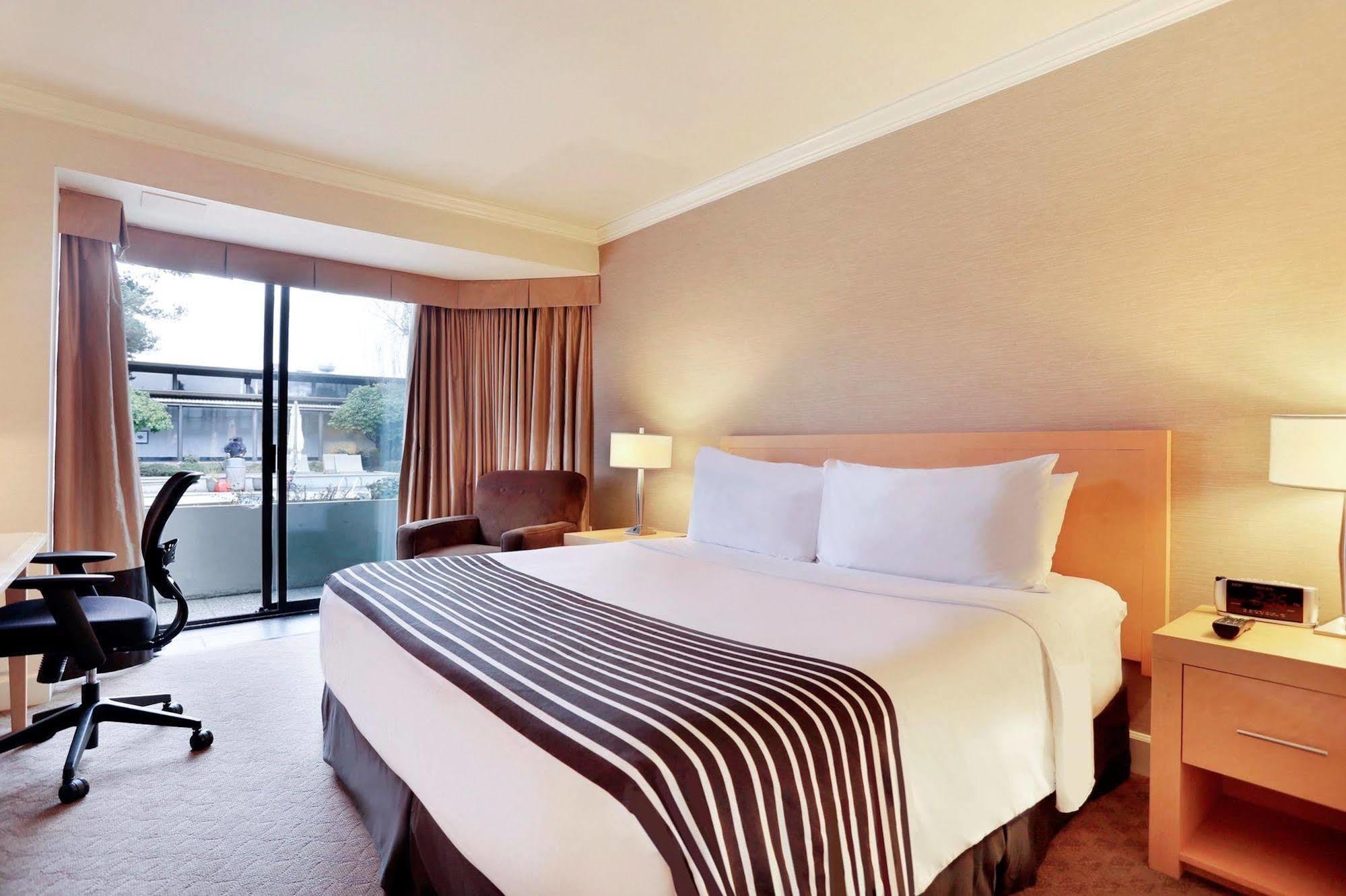 แซนด์แมน ซิกเนเจอร์ แวนคูเวอร์แอร์พอร์ต โฮเต็ล แอนด์ รีสอร์ต Hotel ริชมอนด์ ภายนอก รูปภาพ