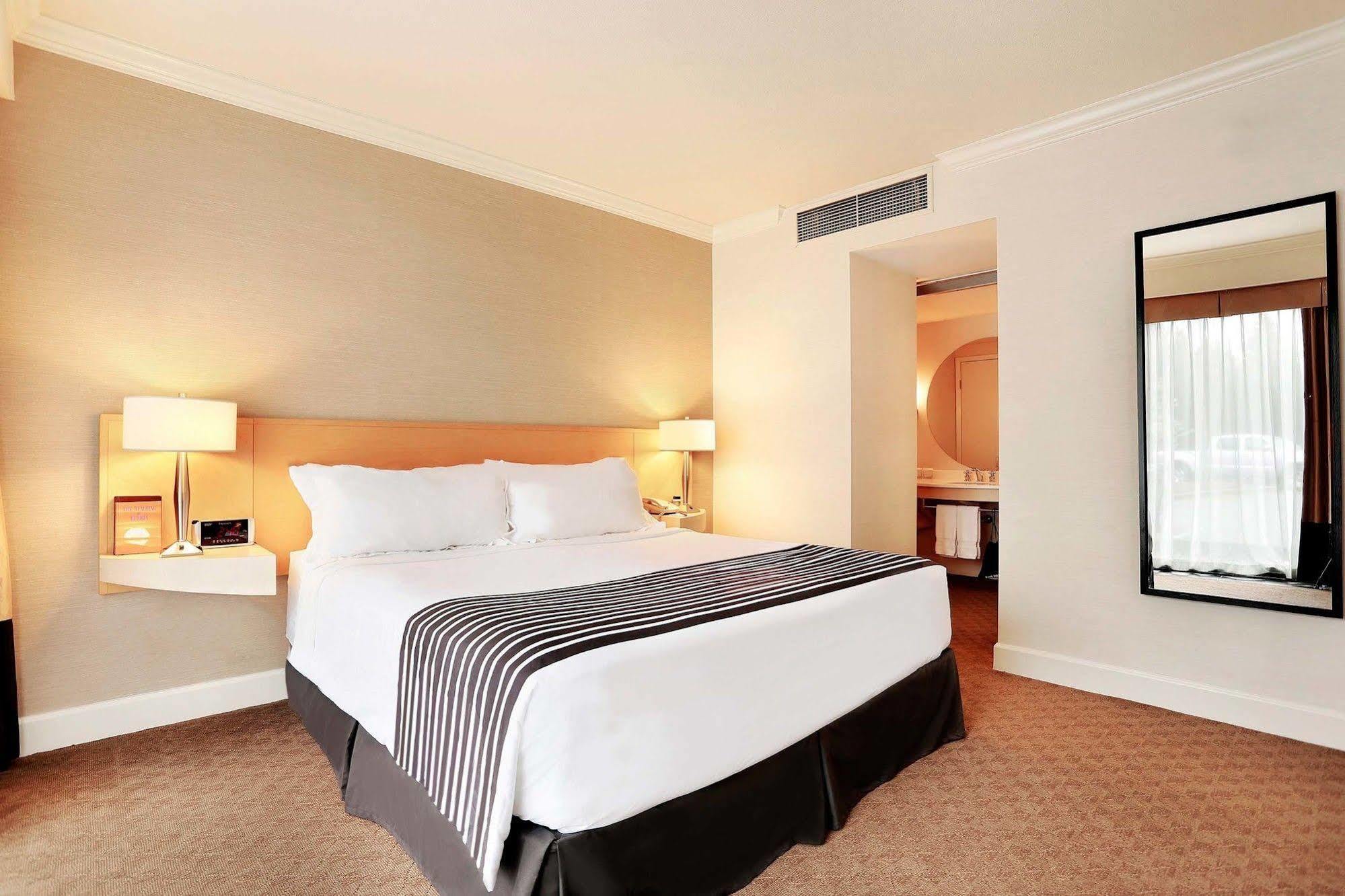 แซนด์แมน ซิกเนเจอร์ แวนคูเวอร์แอร์พอร์ต โฮเต็ล แอนด์ รีสอร์ต Hotel ริชมอนด์ ภายนอก รูปภาพ